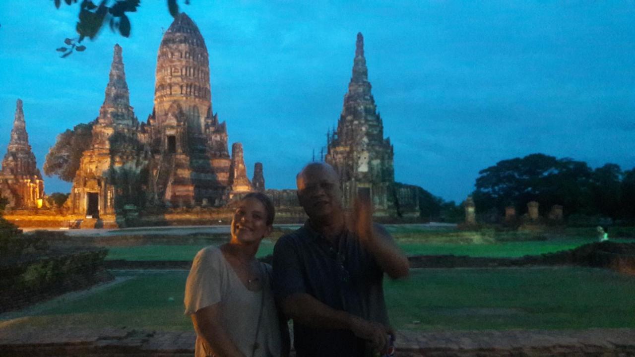 Plus Hostel Ayutthaya Buitenkant foto
