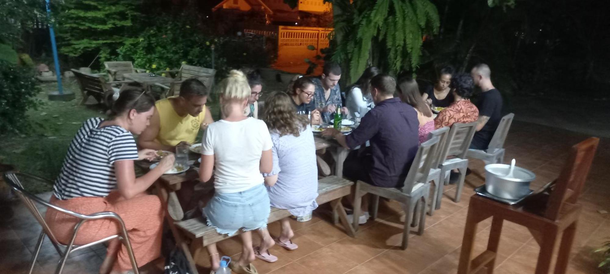 Plus Hostel Ayutthaya Buitenkant foto