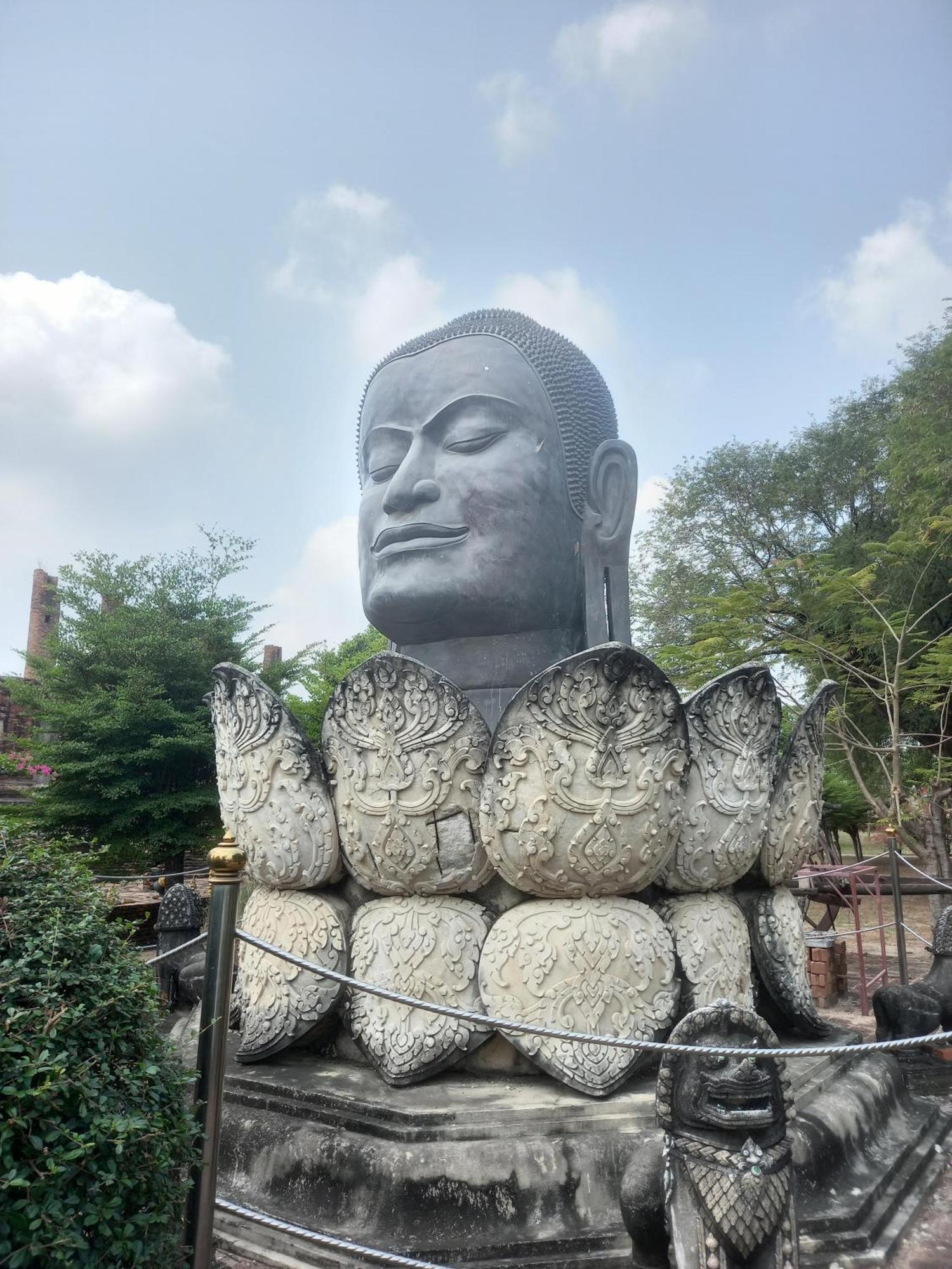 Plus Hostel Ayutthaya Buitenkant foto