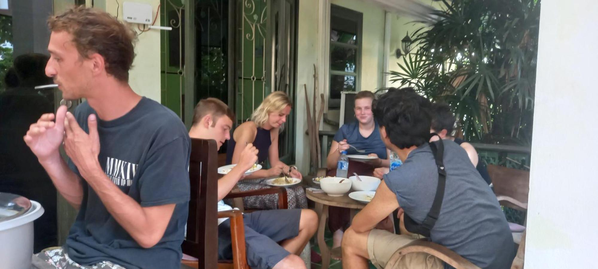 Plus Hostel Ayutthaya Buitenkant foto