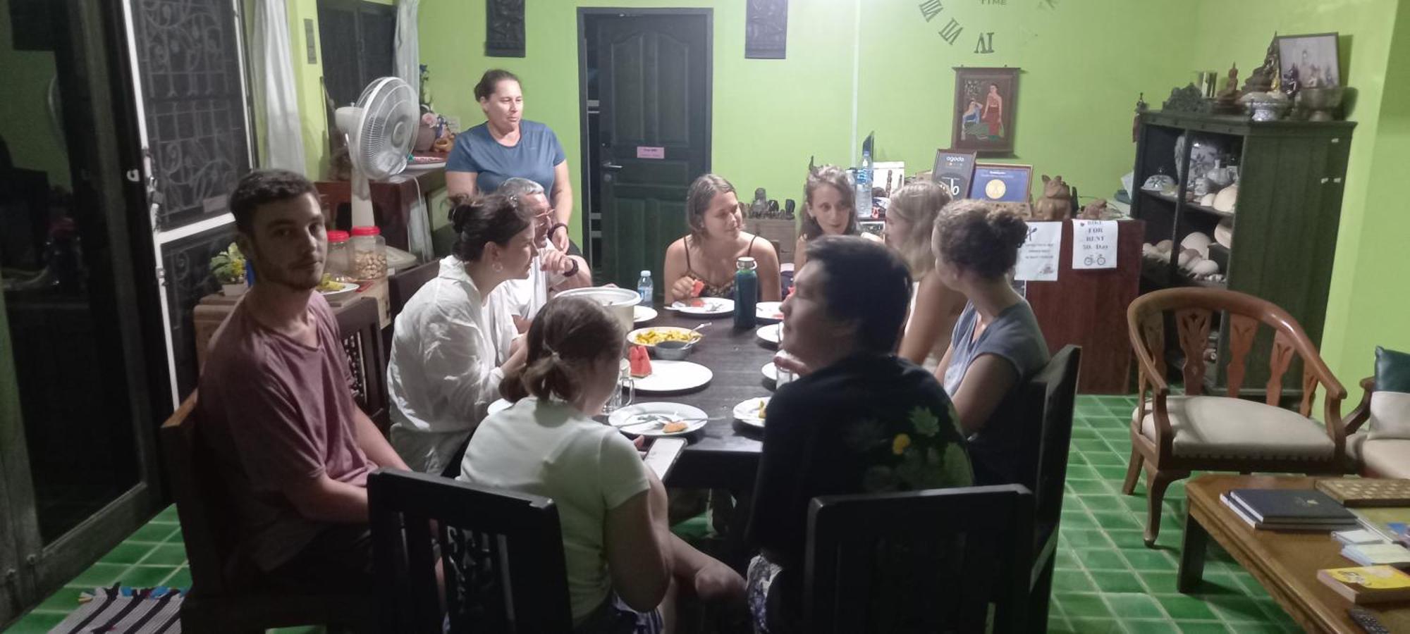 Plus Hostel Ayutthaya Buitenkant foto